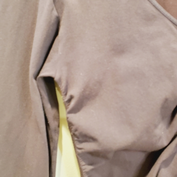 Bordeaux Seamless Women's Burgundy Long sleeve one size fit all top - Picture 3 of 10